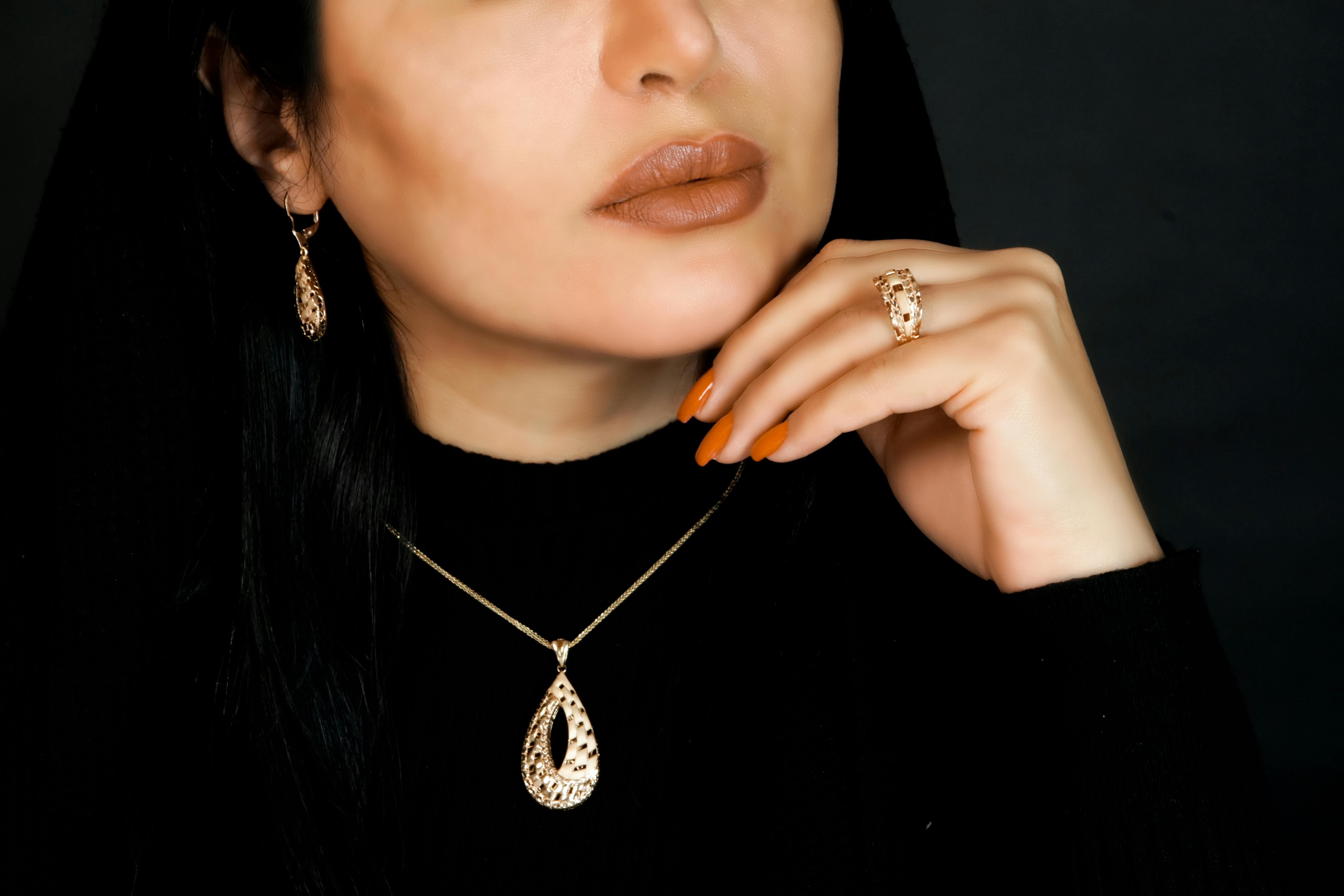 what does your jewelry say about you